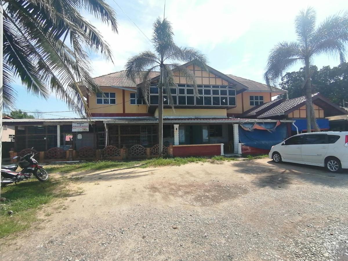 Fbs Inn Dungun Exterior photo